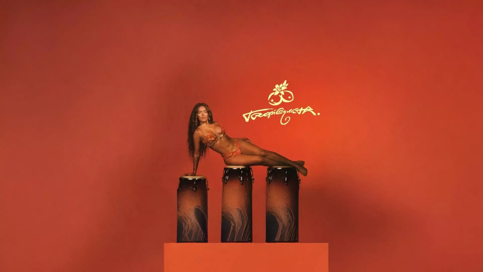 Karol G lanza ‘TROPICOQUETA’, su quinto álbum de estudio